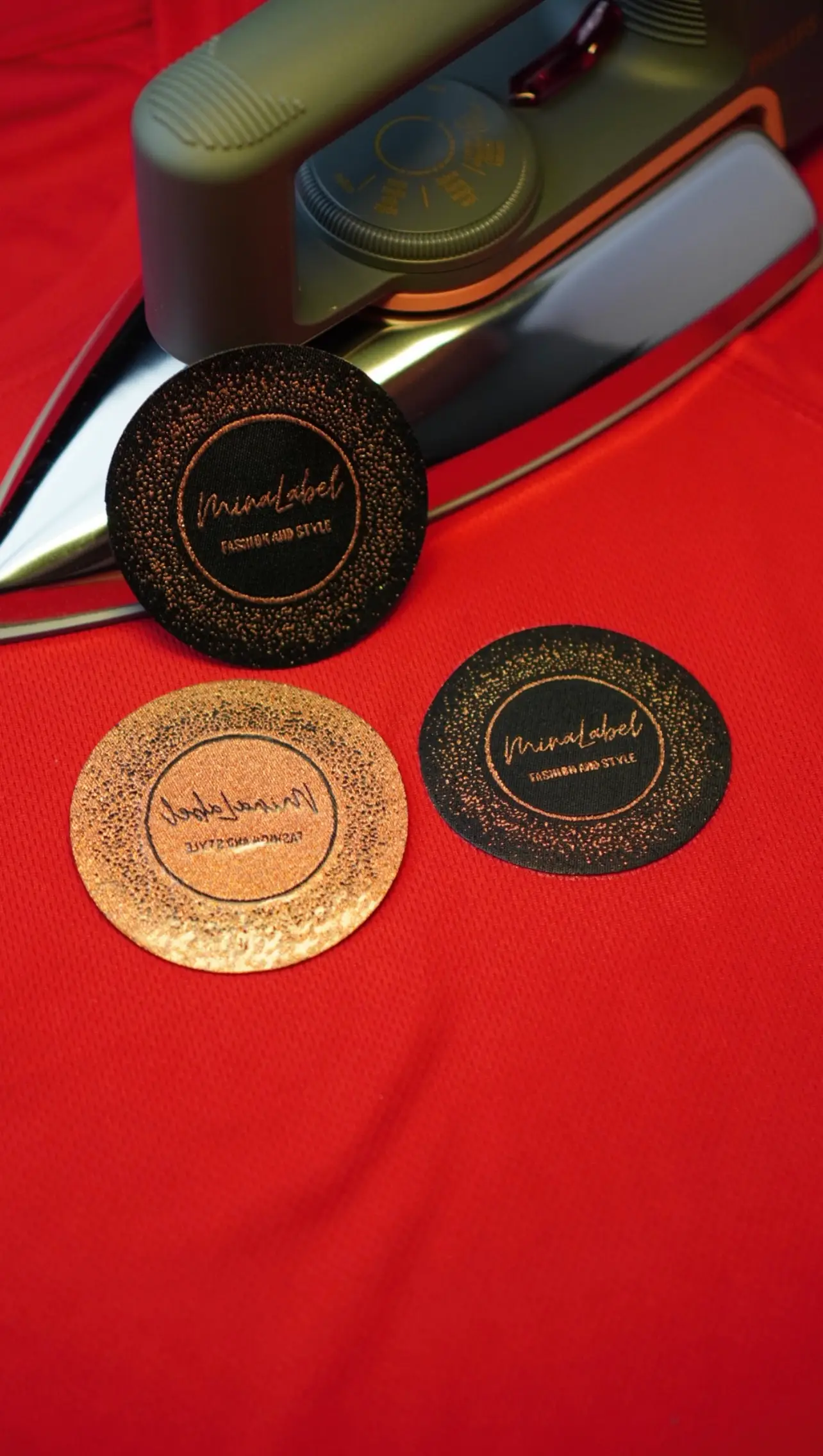 Contoh hasil Finishing Hotpress pada Logo Woven Mina